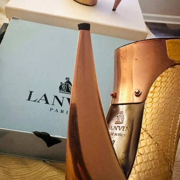 1/5 LAST CHANCE ESTATE SALE $1850 Lanvin Metallic Gold Platform Heels - Picture 3 of 7